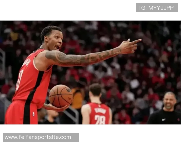 小贾巴里史密斯精彩反击轻松双手扣篮震撼全场展现超强实力 小贾巴里史密斯精彩反击轻松双手扣篮震撼全场展现超强实力